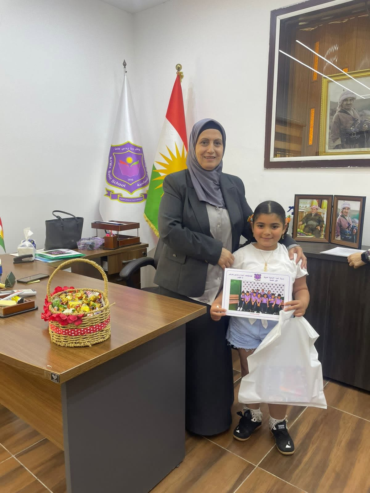 إدارة مدرسة نەوا وتكريم الطلاب